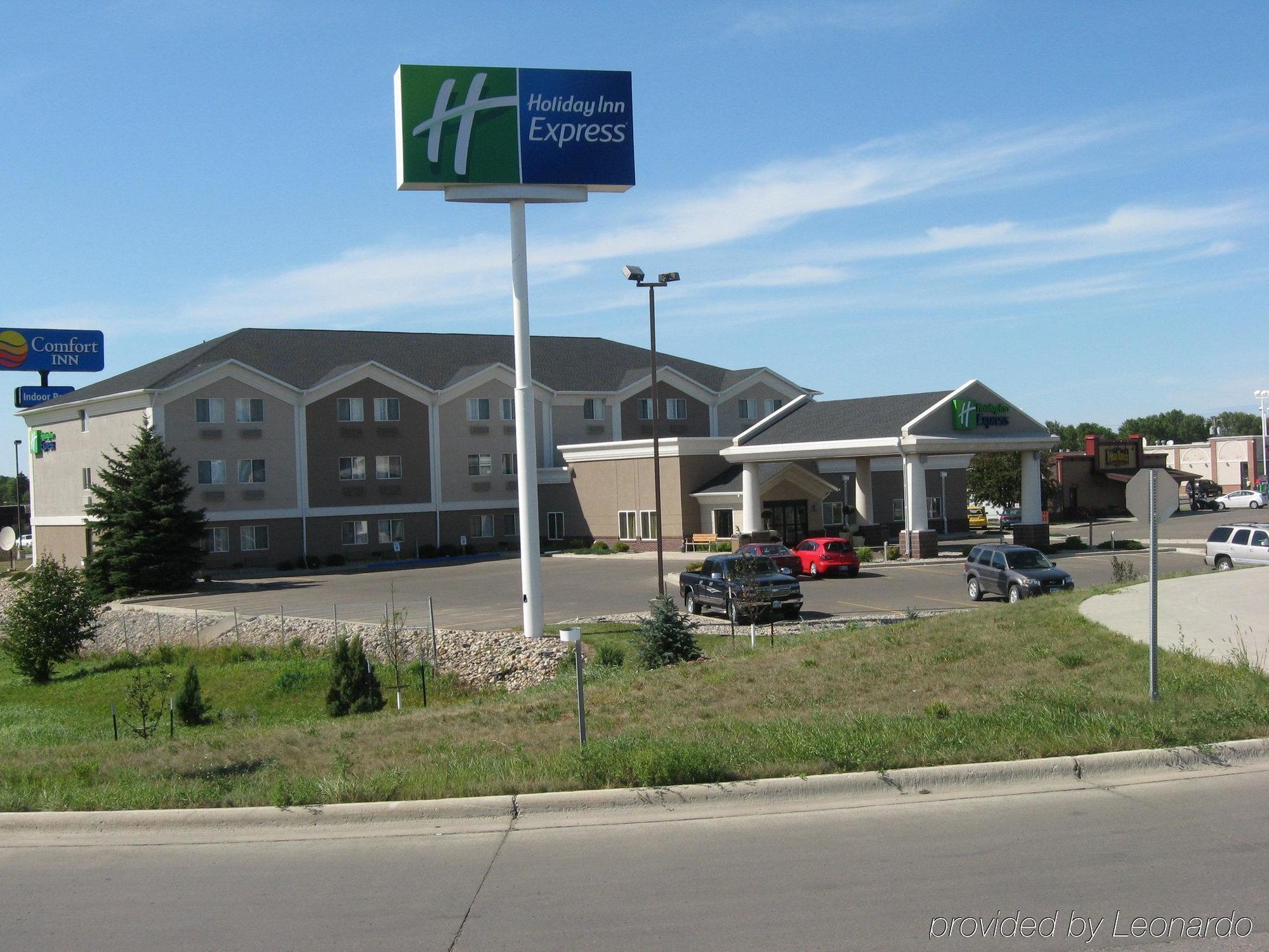 Holiday Inn Express Jamestown By Ihg Exterior photo